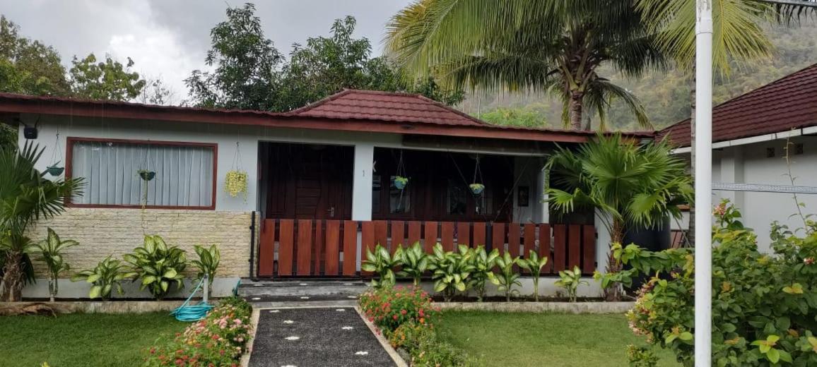 Mama Nings Beach Hotel Sekongkang Exterior foto