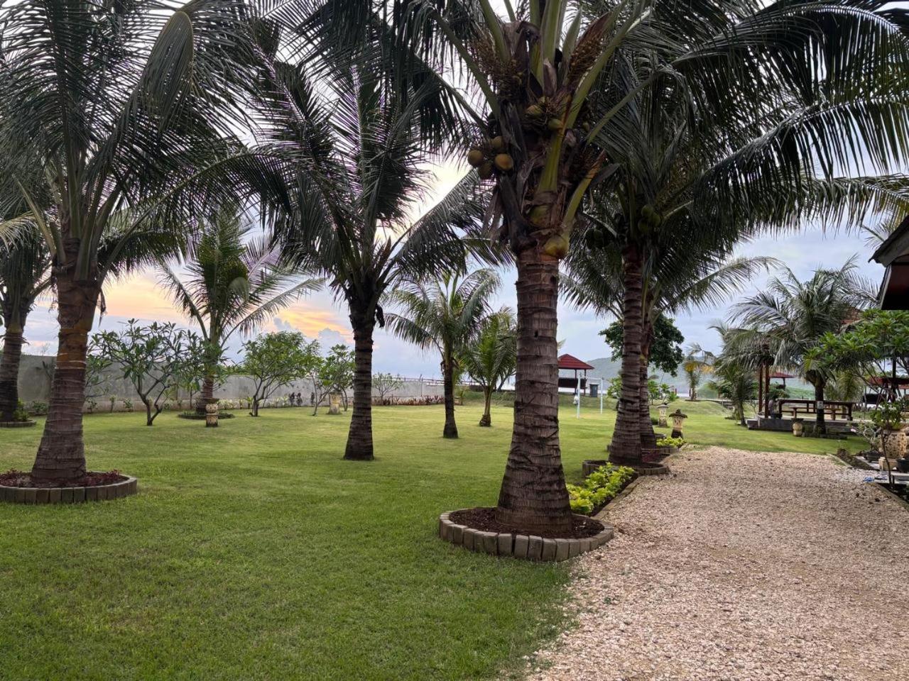 Mama Nings Beach Hotel Sekongkang Exterior foto